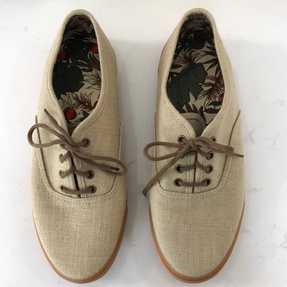 Women’s Linen Sneaker